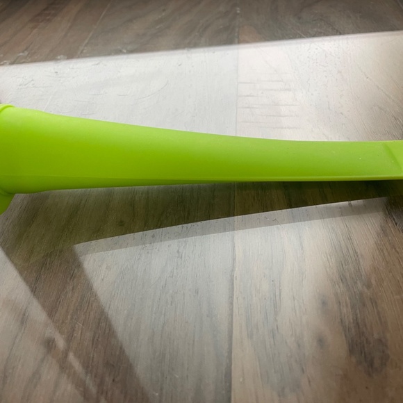 Like New 4-Piece Popsicle Mold Set - Picture 11 of 13